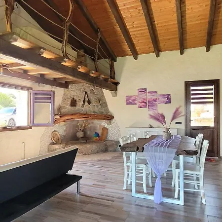 Stazzu Iris Casa de Férias *