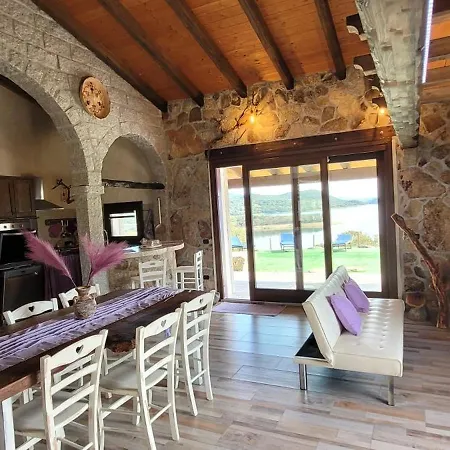 Stazzu Iris Tatil Evi Calangianus