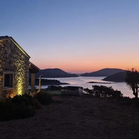 Casa de Férias Stazzu Iris *