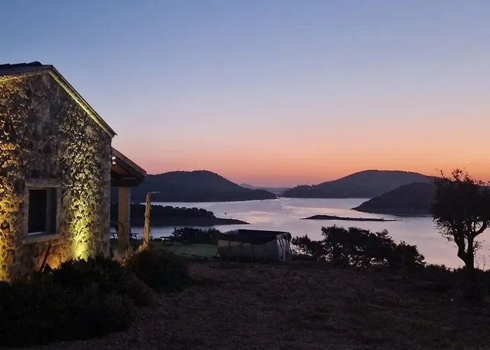 Nyaraló Stazzu Iris *